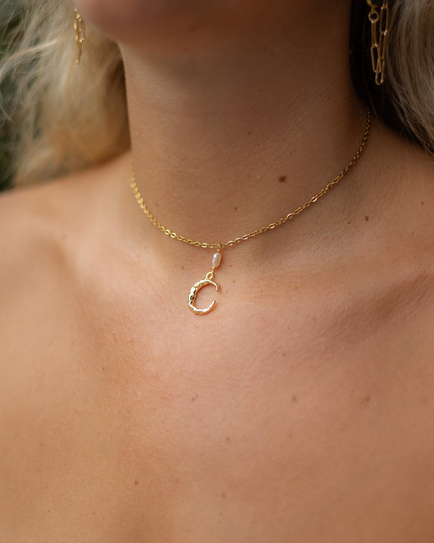 Collier perle naturelle et lune plaquée or 14k 🌙