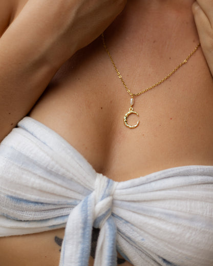 Collier perle naturelle et lune plaquée or 14k 🌙