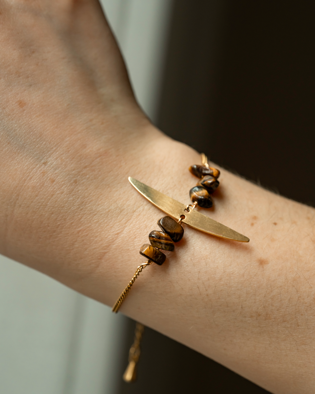 🌙 Bracelet Œil de Tigre & Lune Dorée