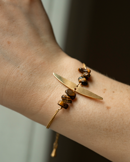 🌙 Bracelet Œil de Tigre & Lune Dorée